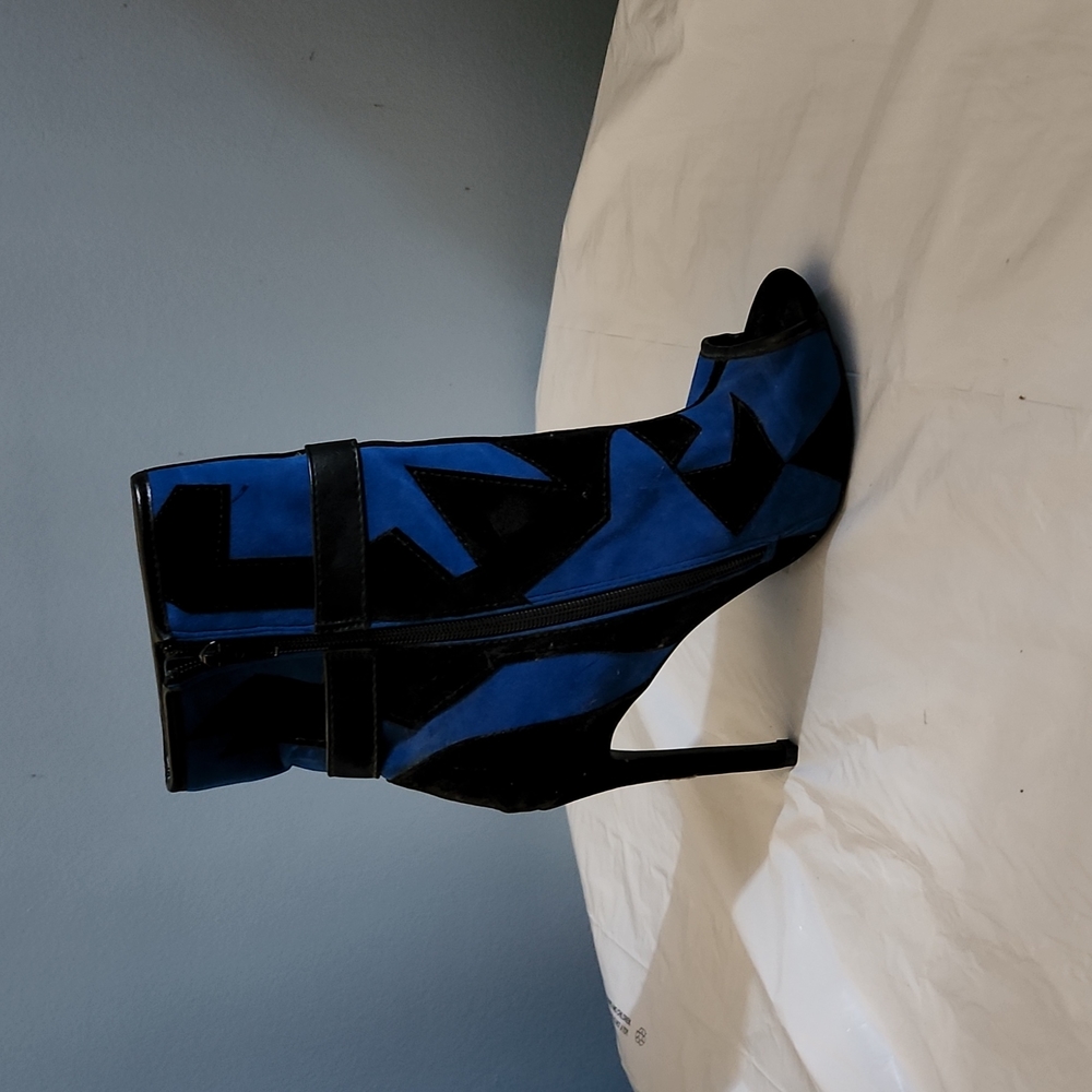 Open toe booties - Picture 3 of 3